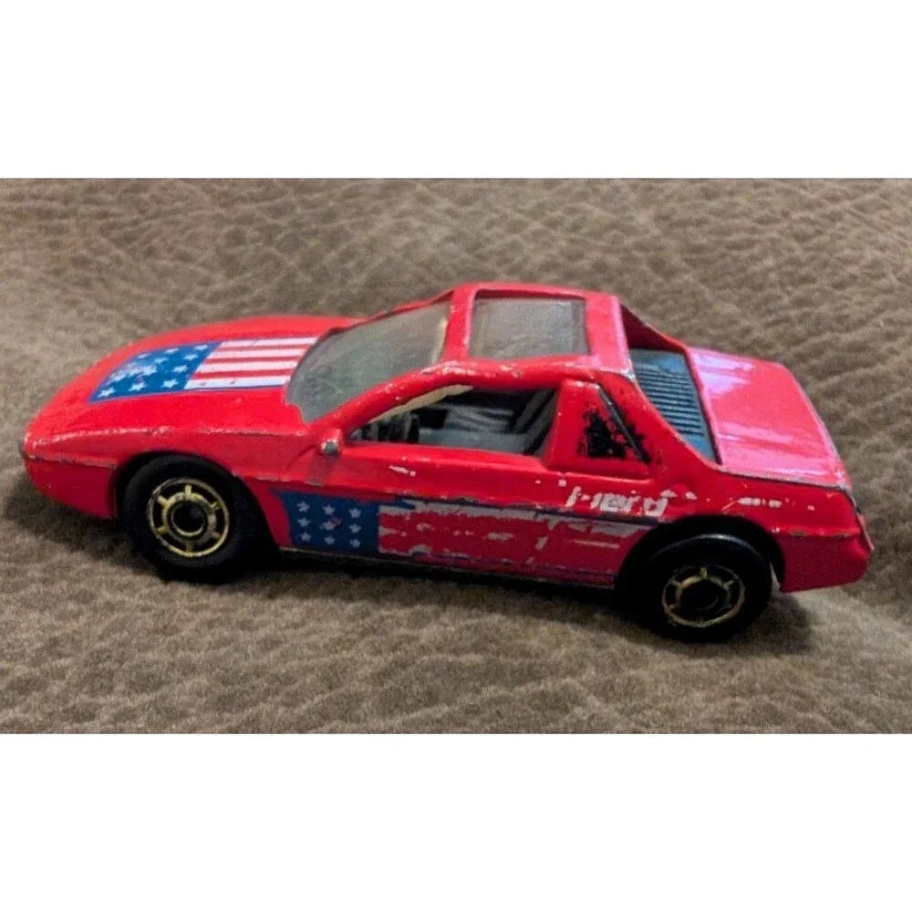 VTG Hot Wheels The Hot Ones 1984 Pontiac Fiero 2M4 Race Car 1458 Malaysia 1/64